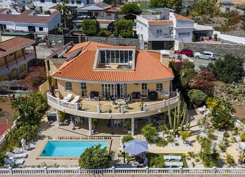 Casa Martini und der Pool von oben